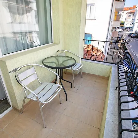 Aparthouse Heaven Apartman