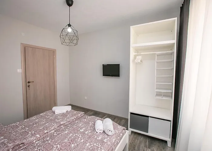 Aparthouse Heaven Apartment