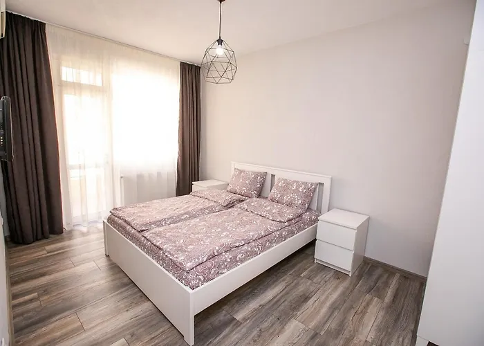 アパート Aparthouse Heaven サンダンスキ