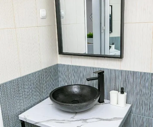 アパート Aparthouse Heaven サンダンスキ