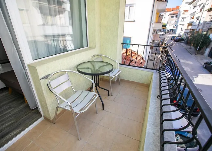 Aparthouse Heaven Apartment