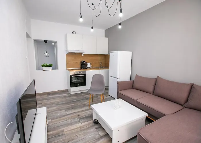 Aparthouse Heaven アパート *